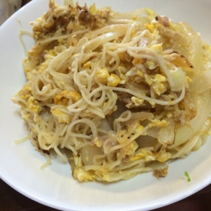 たまに違う味で素麺食べたかったのですが簡単で美味しい〜〜卵余ってたので卵もいれました。味付けもシンプルでいいですね。また作ります。